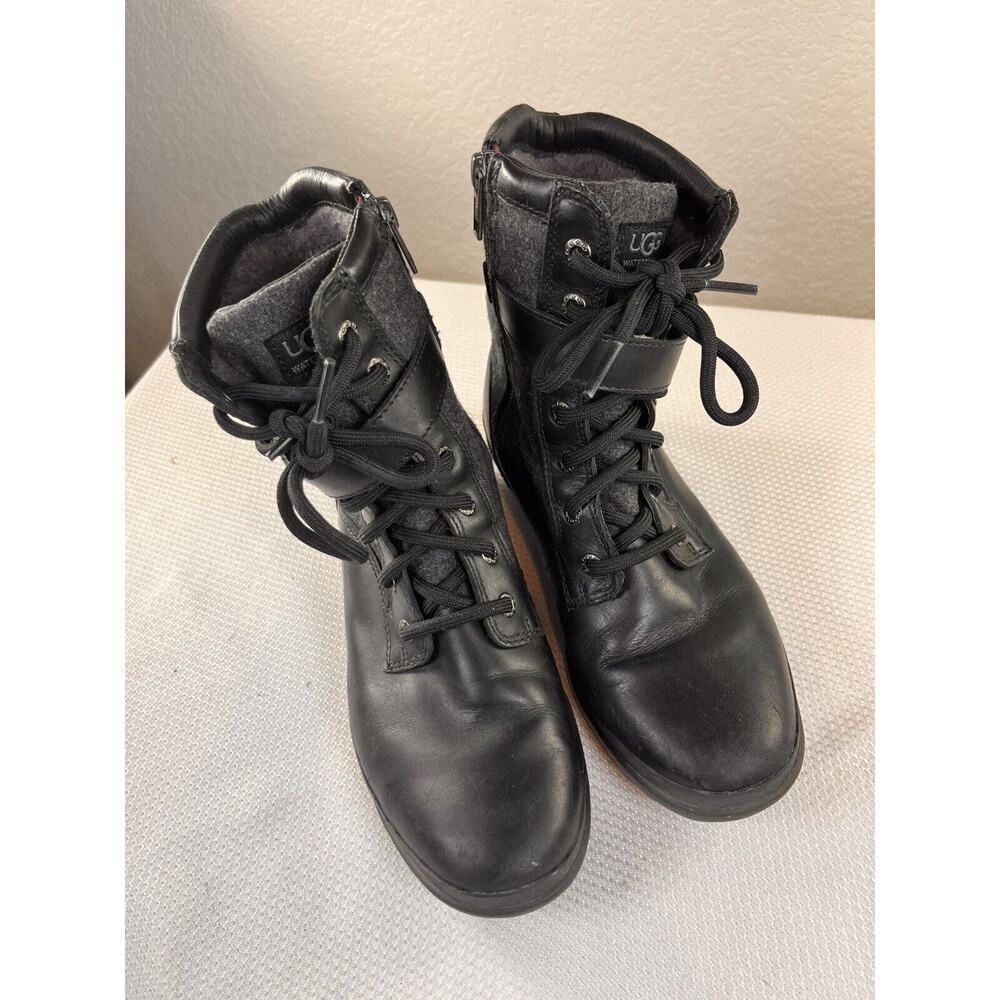 UGG -‎ Women's Kesey Boots - Size 5.5